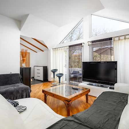 Apartments Suzy Umag Bagian luar foto