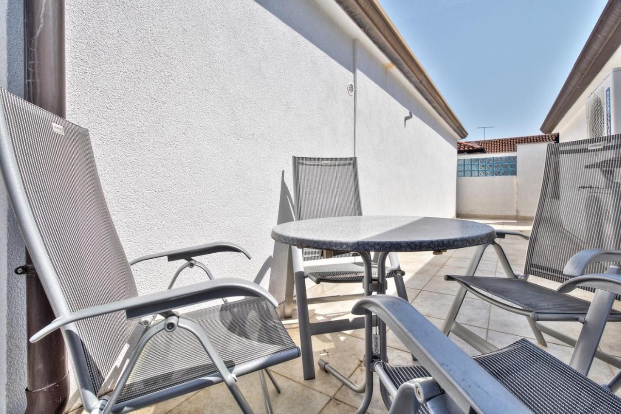 Apartments Suzy Umag Bagian luar foto