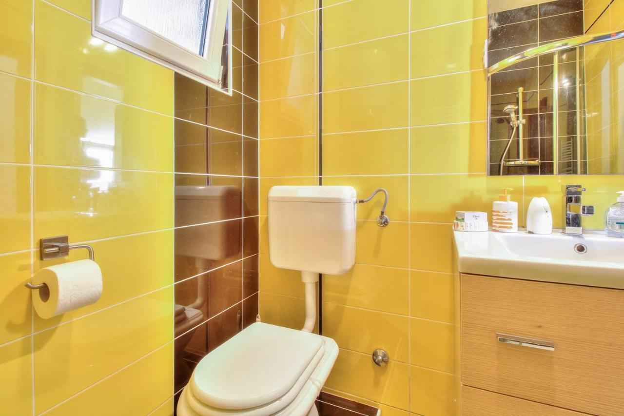 Apartments Suzy Umag Bagian luar foto