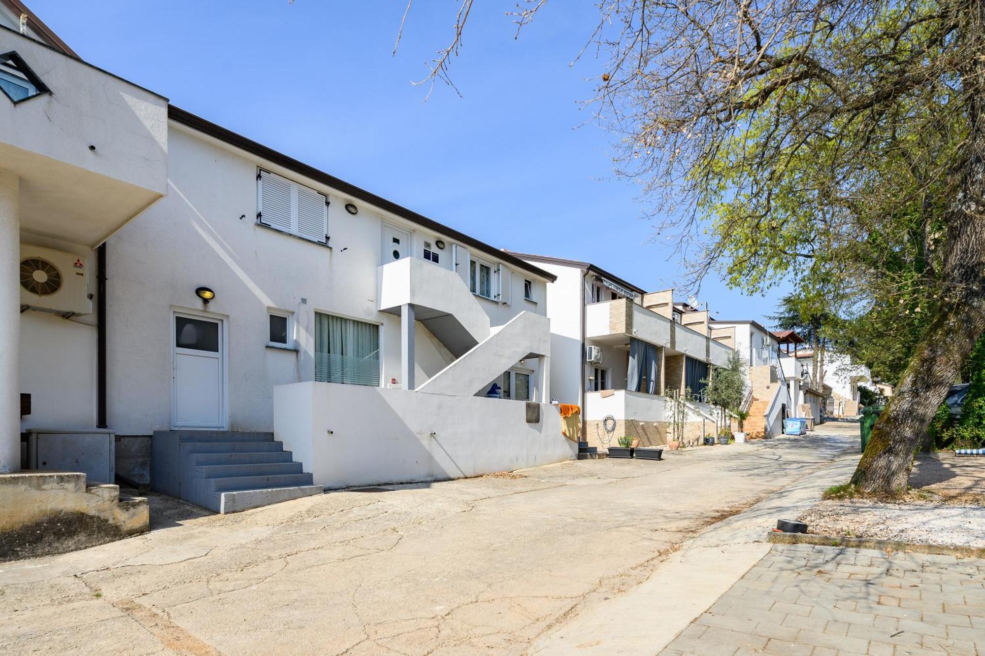 Apartments Suzy Umag Bagian luar foto